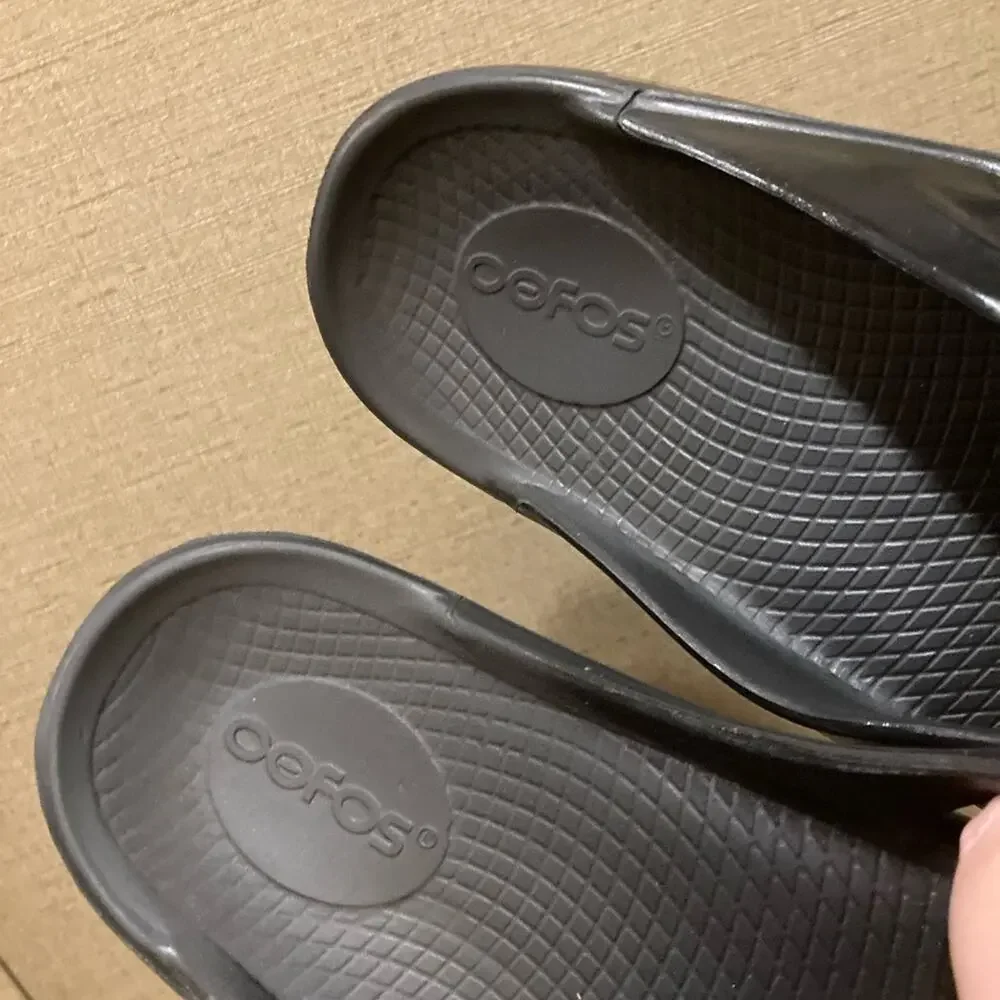 Oofos Flip Flop Sandals Black Rubber Women's 10
